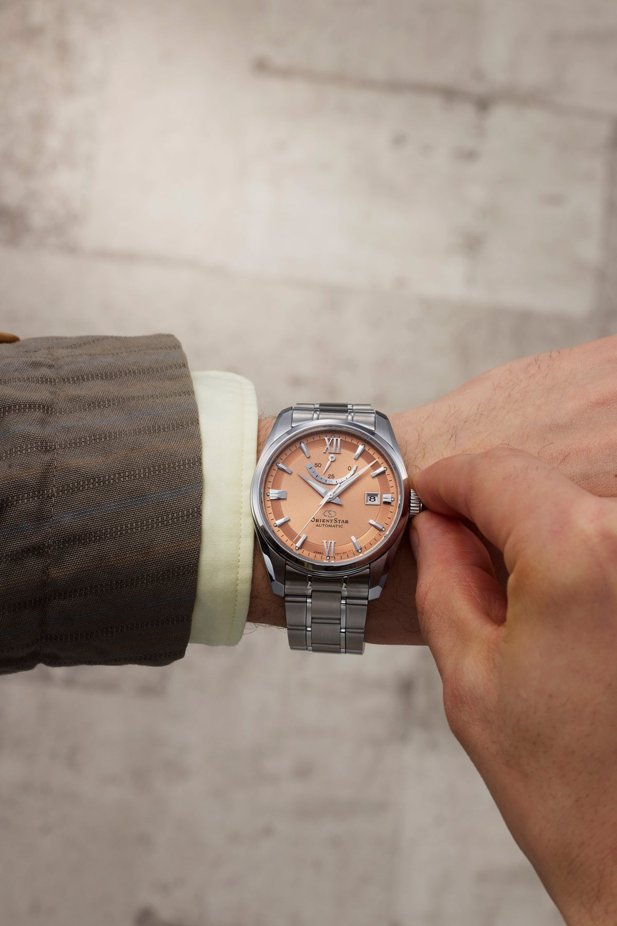 5-OS0712_WW_AU0108G_LS_1200x.